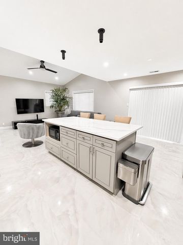 51 CHISWICK DR, Lindenwold, NJ 08021