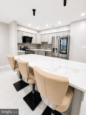 51 CHISWICK DR, Lindenwold, NJ 08021