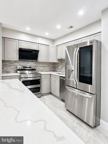 51 CHISWICK DR, Lindenwold, NJ 08021