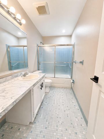 51 CHISWICK DR, Lindenwold, NJ 08021