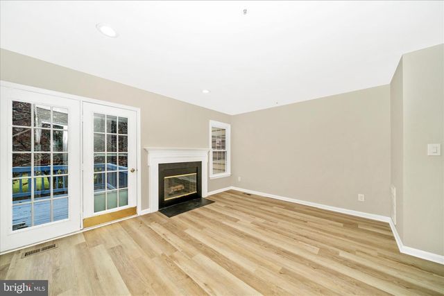 8648 FOUNTAIN VALLEY DR, Montgomery Village, MD 20886