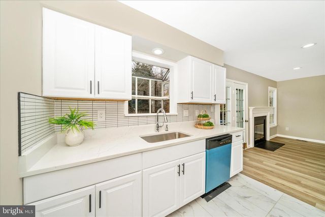 8648 FOUNTAIN VALLEY DR, Montgomery Village, MD 20886