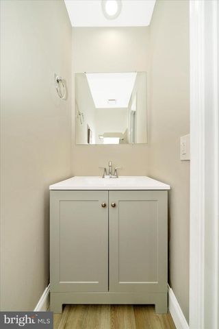 8648 FOUNTAIN VALLEY DR, Montgomery Village, MD 20886