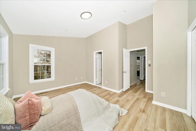 8648 FOUNTAIN VALLEY DR, Montgomery Village, MD 20886