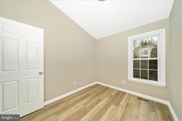 8648 FOUNTAIN VALLEY DR, Montgomery Village, MD 20886