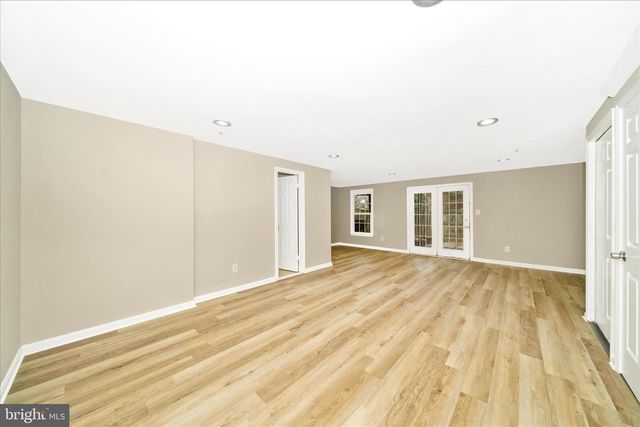 8648 FOUNTAIN VALLEY DR, Montgomery Village, MD 20886