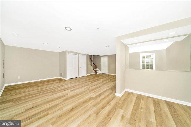 8648 FOUNTAIN VALLEY DR, Montgomery Village, MD 20886