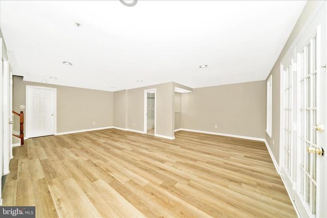 8648 FOUNTAIN VALLEY DR, Montgomery Village, MD 20886