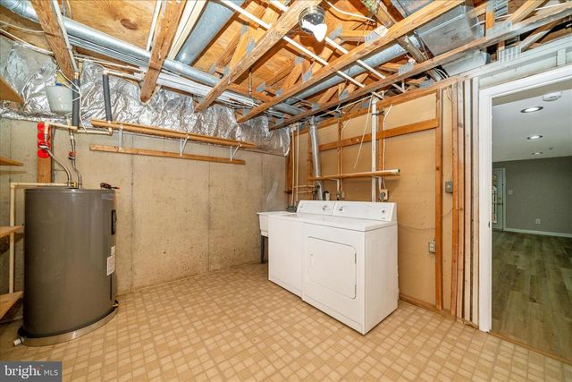 8648 FOUNTAIN VALLEY DR, Montgomery Village, MD 20886