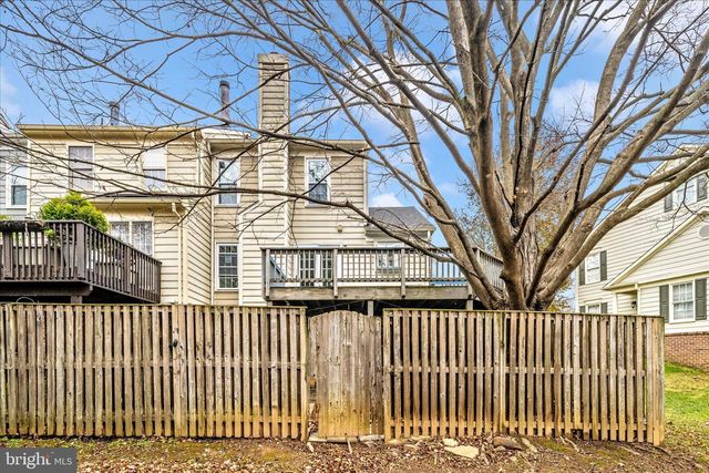 8648 FOUNTAIN VALLEY DR, Montgomery Village, MD 20886