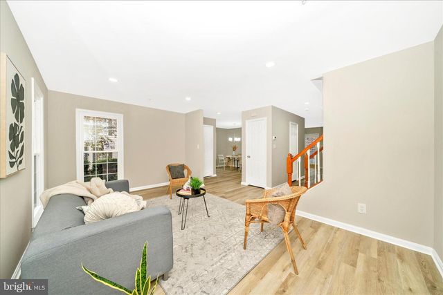 8648 FOUNTAIN VALLEY DR, Montgomery Village, MD 20886