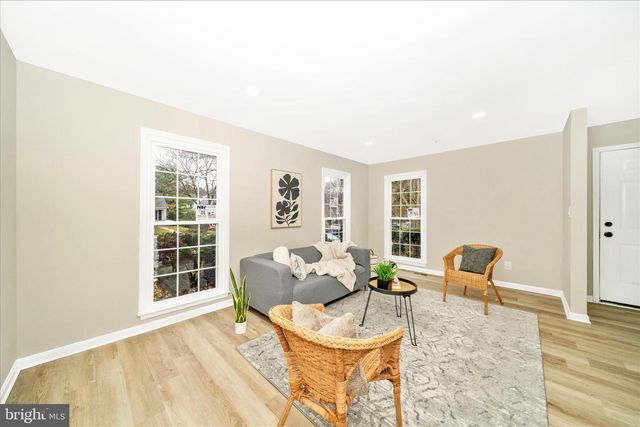 8648 FOUNTAIN VALLEY DR, Montgomery Village, MD 20886