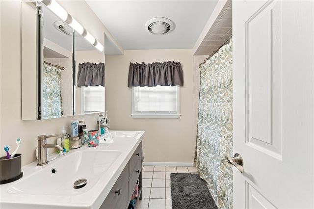 95 Thomas Leighton Boulevard, Cumberland, RI 02864
