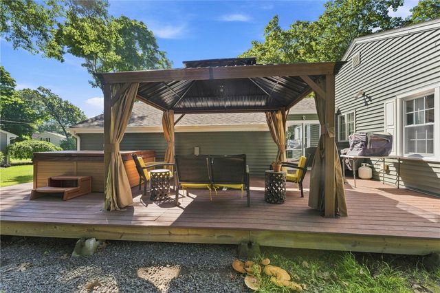 95 Thomas Leighton Boulevard, Cumberland, RI 02864