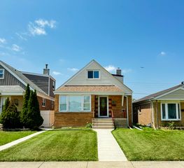 7772 Lawler Avenue, Burbank, IL 60459