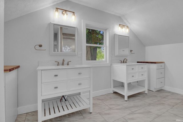 8937 E 300 South, Greentown, IN 46936