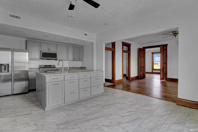 8937 E 300 South, Greentown, IN 46936