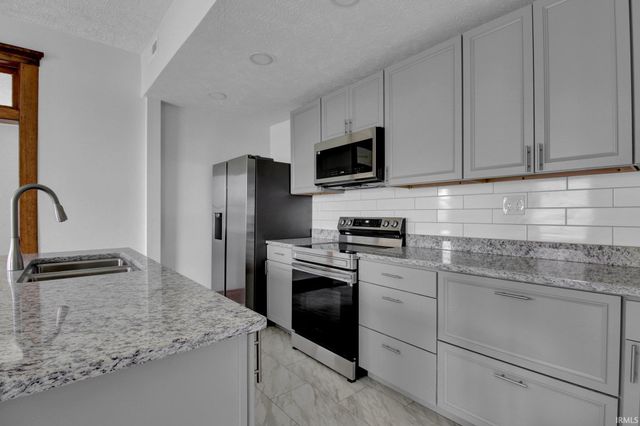 8937 E 300 South, Greentown, IN 46936