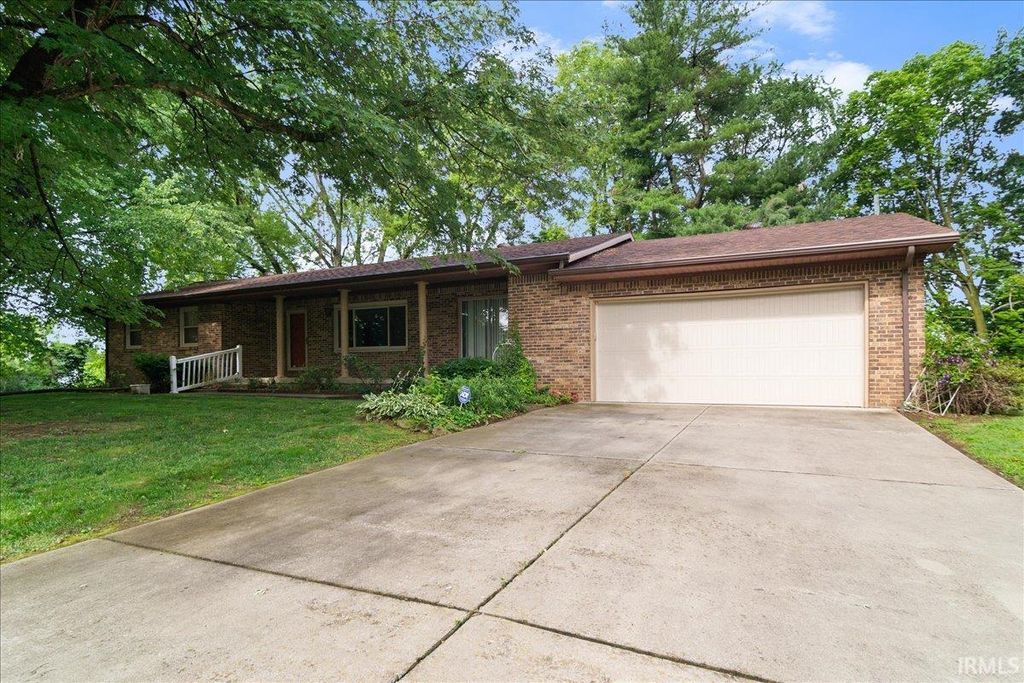 201 S Broadview Circle, Princeton, IN 47670