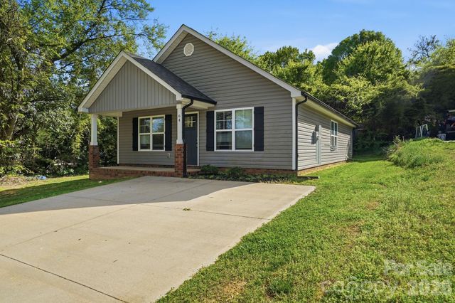 64 Hawthorne Street SW, Concord, NC 28027