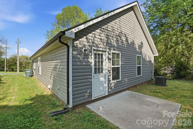 64 Hawthorne Street SW, Concord, NC 28027