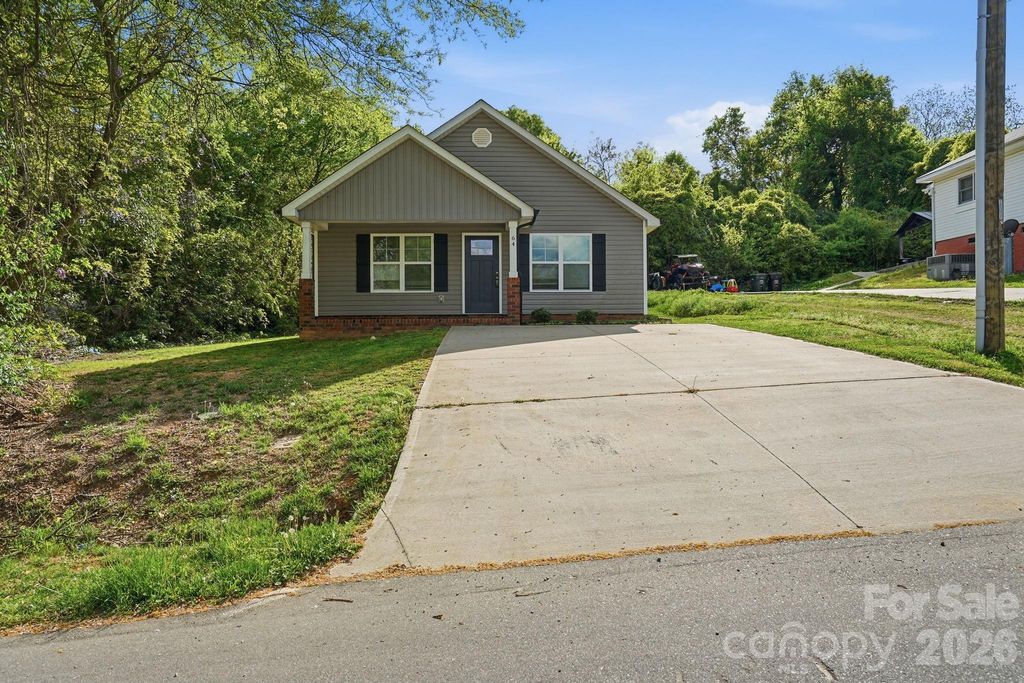 64 Hawthorne Street SW, Concord, NC 28027