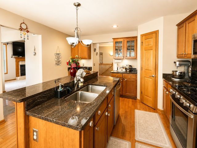 423 Cross Plains Road, Rockford, IL 61107