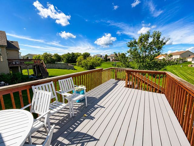 423 Cross Plains Road, Rockford, IL 61107