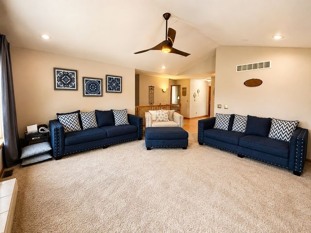 423 Cross Plains Road, Rockford, IL 61107
