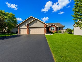 423 Cross Plains Road, Rockford, IL 61107