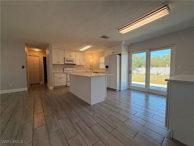 1315 NE Pine Island LN, Cape Coral, FL 33909