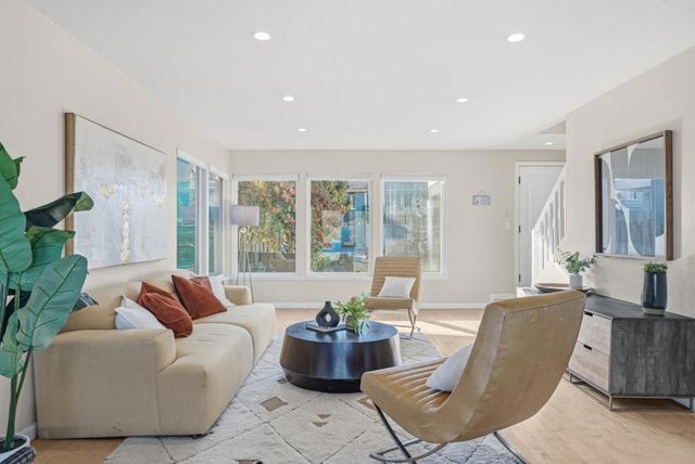 63 Kathleen Court, Pacifica, CA 94044