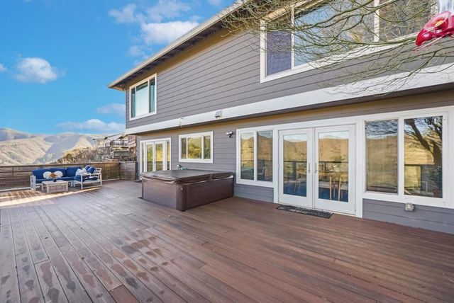 63 Kathleen Court, Pacifica, CA 94044