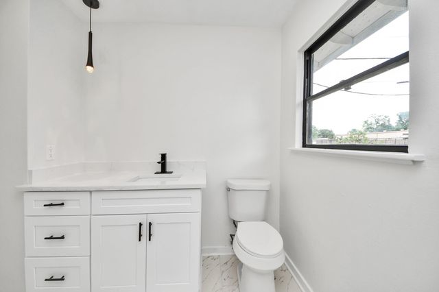 6522 Belarbor Street, Houston, TX 77087