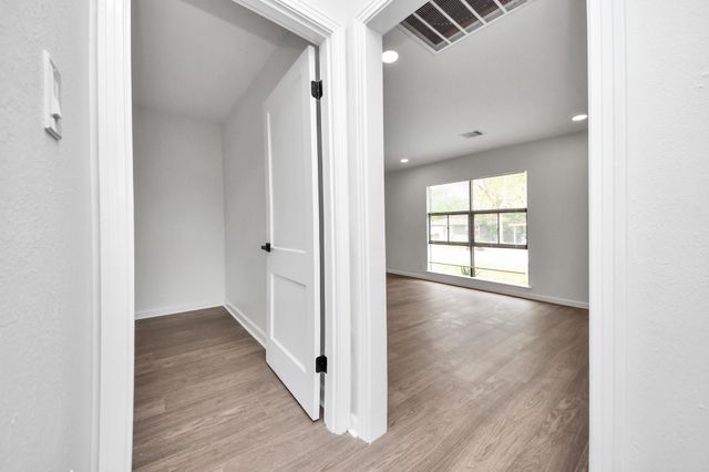 6522 Belarbor Street, Houston, TX 77087