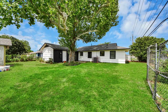 6522 Belarbor Street, Houston, TX 77087