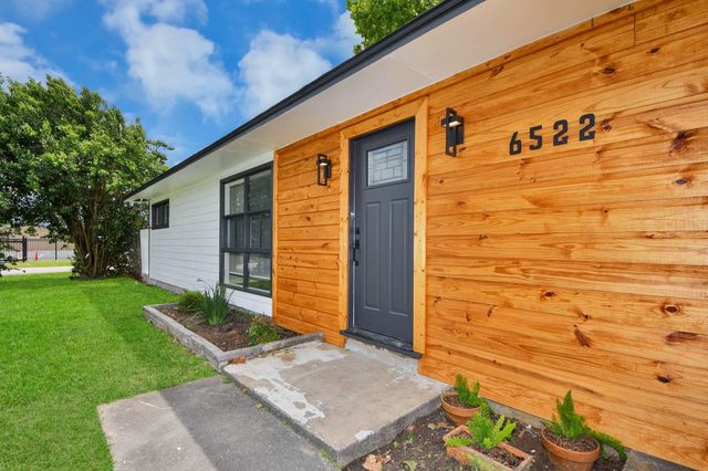 6522 Belarbor Street, Houston, TX 77087