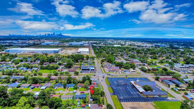 6522 Belarbor Street, Houston, TX 77087