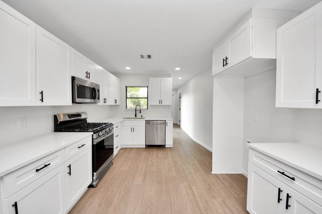 6522 Belarbor Street, Houston, TX 77087