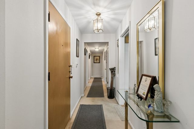 2225 W Touhy Avenue, Chicago, IL 60645