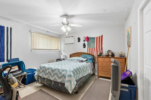 2225 W Touhy Avenue, Chicago, IL 60645