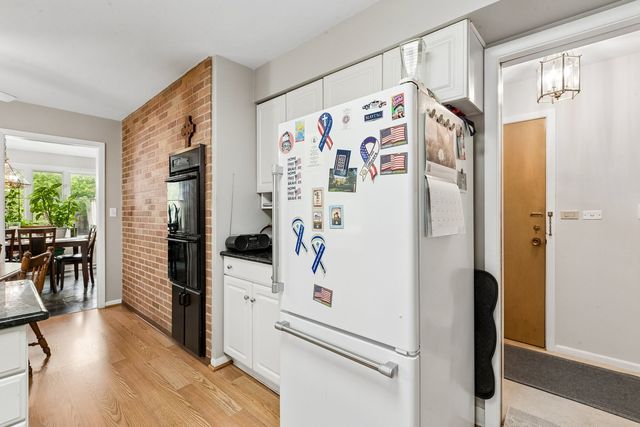 2225 W Touhy Avenue, Chicago, IL 60645