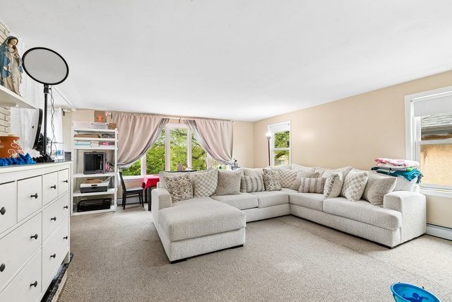 2225 W Touhy Avenue, Chicago, IL 60645