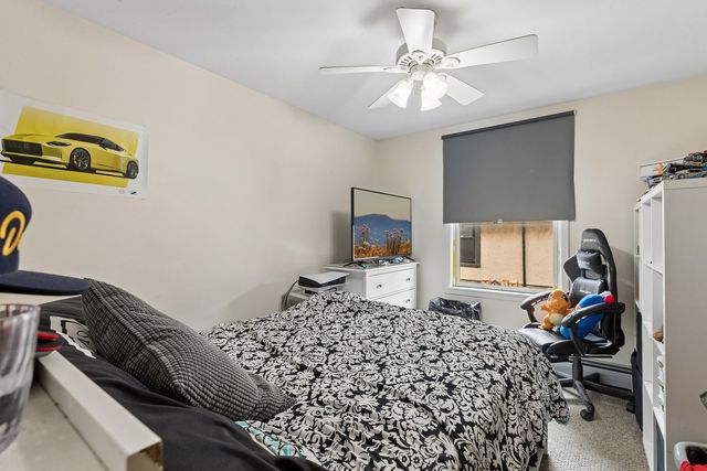 2225 W Touhy Avenue, Chicago, IL 60645