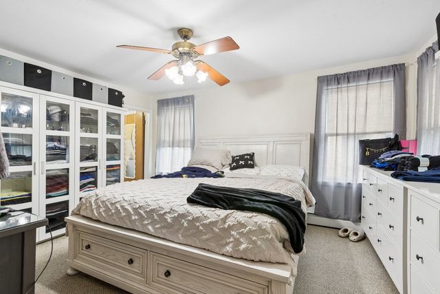 2225 W Touhy Avenue, Chicago, IL 60645