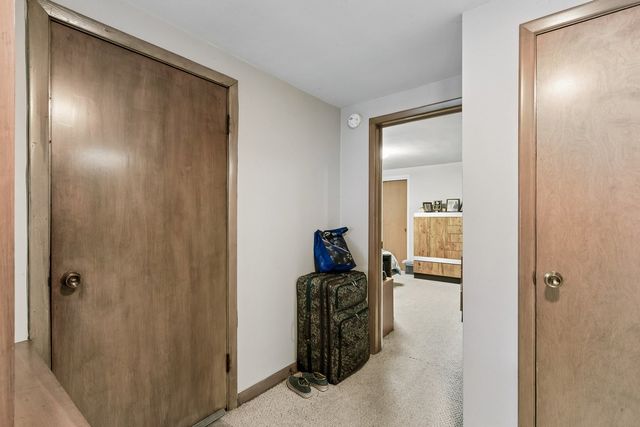 2225 W Touhy Avenue, Chicago, IL 60645