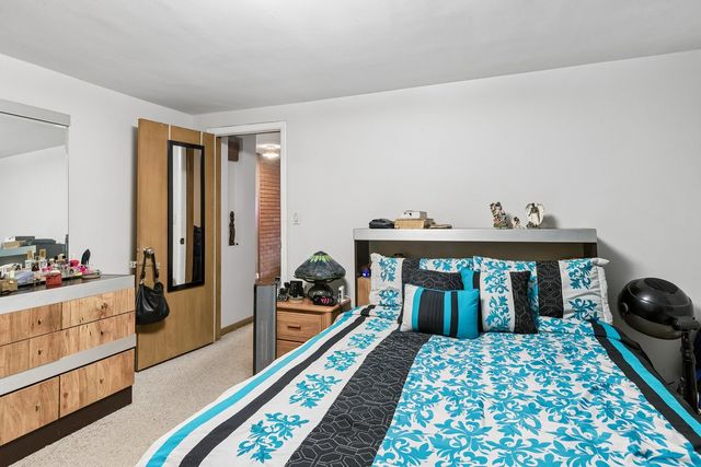 2225 W Touhy Avenue, Chicago, IL 60645