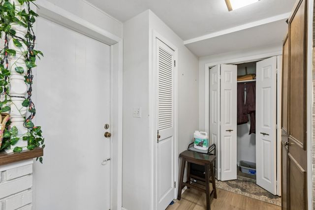 2225 W Touhy Avenue, Chicago, IL 60645