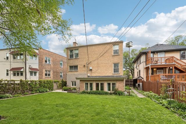 2225 W Touhy Avenue, Chicago, IL 60645