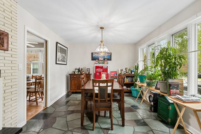 2225 W Touhy Avenue, Chicago, IL 60645